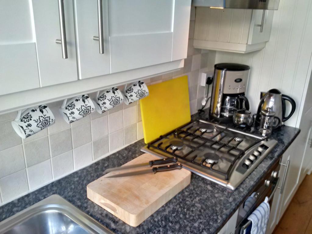 ロンドンLuxury Holland Park, Sleeps 2, Free S'Fast Wifiアパートメント エクステリア 写真