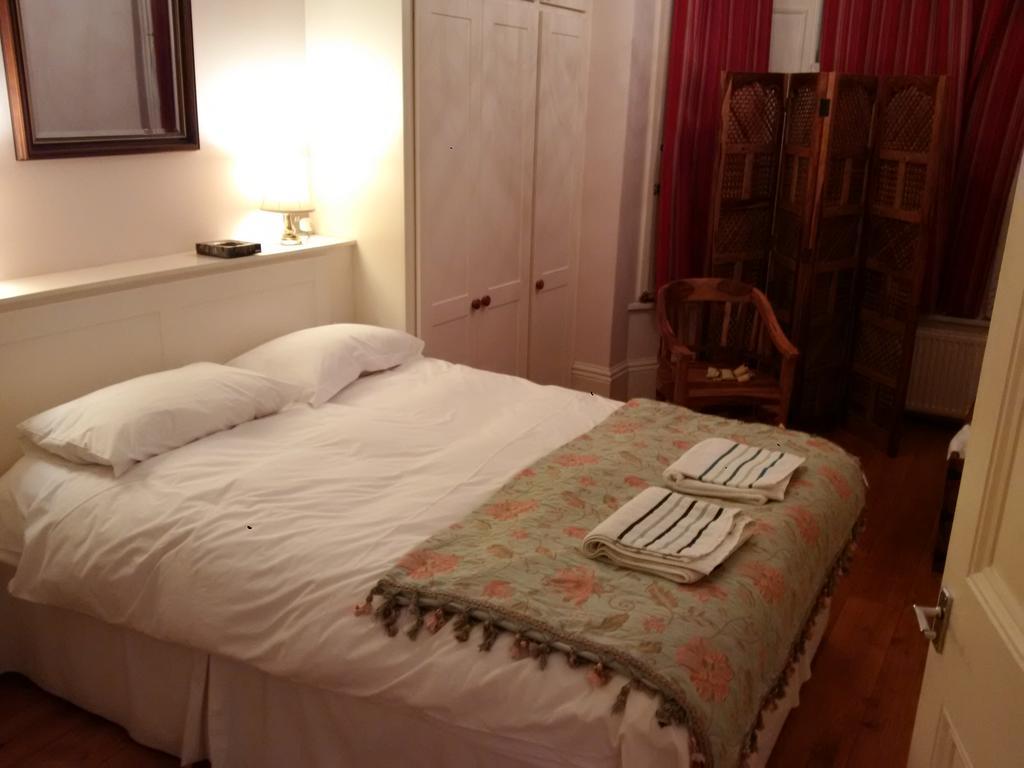 ロンドンLuxury Holland Park, Sleeps 2, Free S'Fast Wifiアパートメント エクステリア 写真